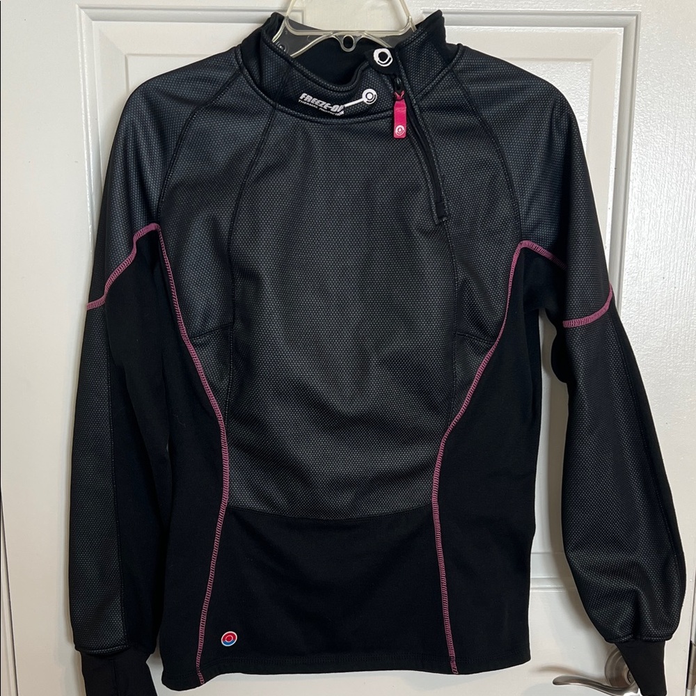 Freeze Out thermal protection Black and Pink Long Sleeve Athletic Top, M